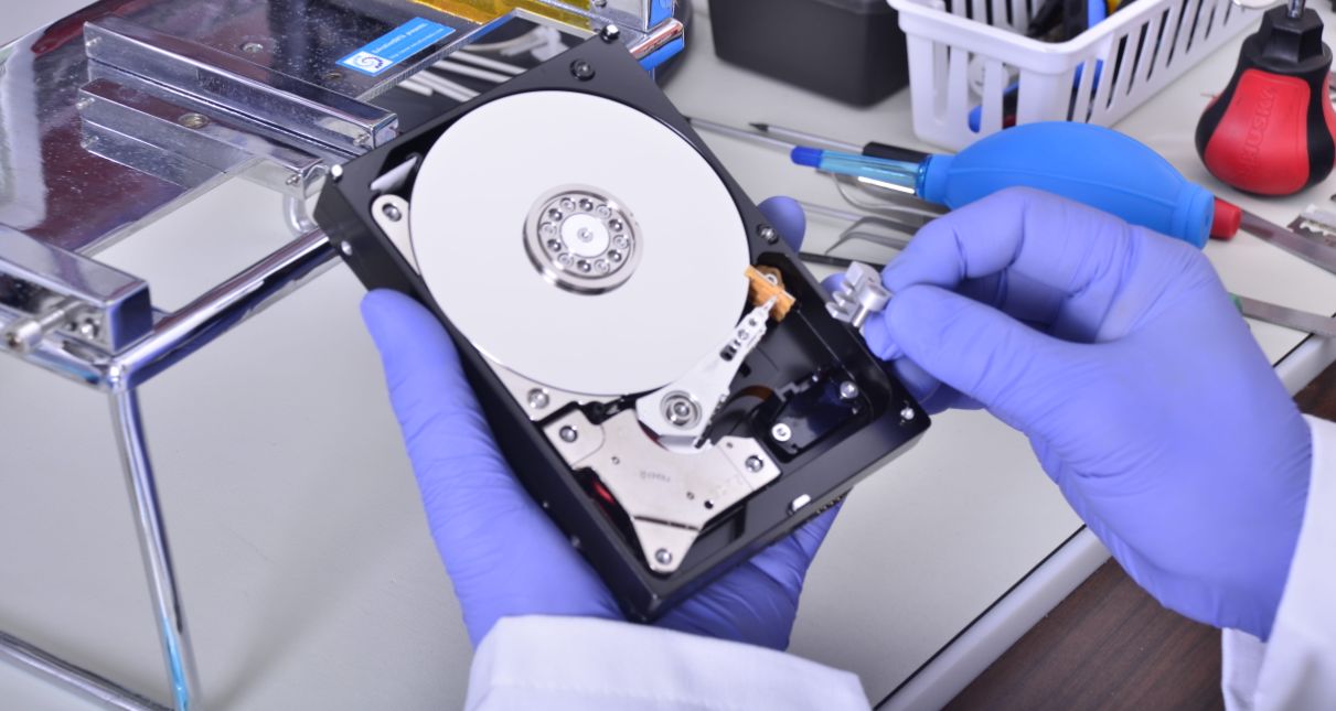 Contact a Specialized Data Recovery Service to Recover Data From the Laptop’s Hard Drive